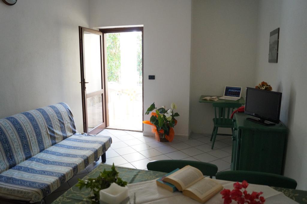 Appartamento Gli Ontani Cala Liberotto Habitación foto