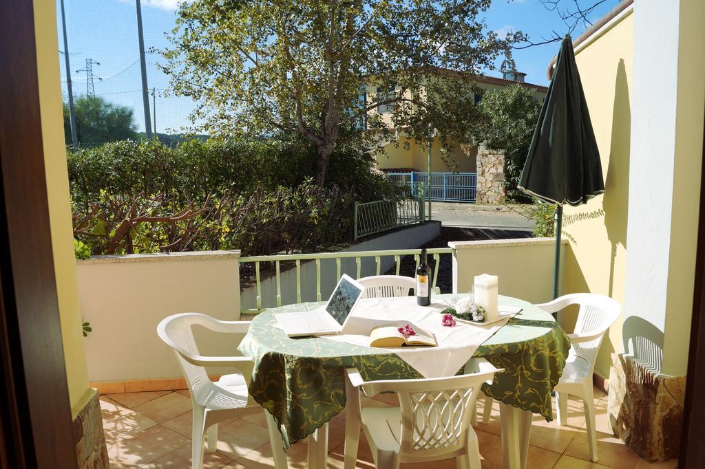 Appartamento Gli Ontani Cala Liberotto Habitación foto